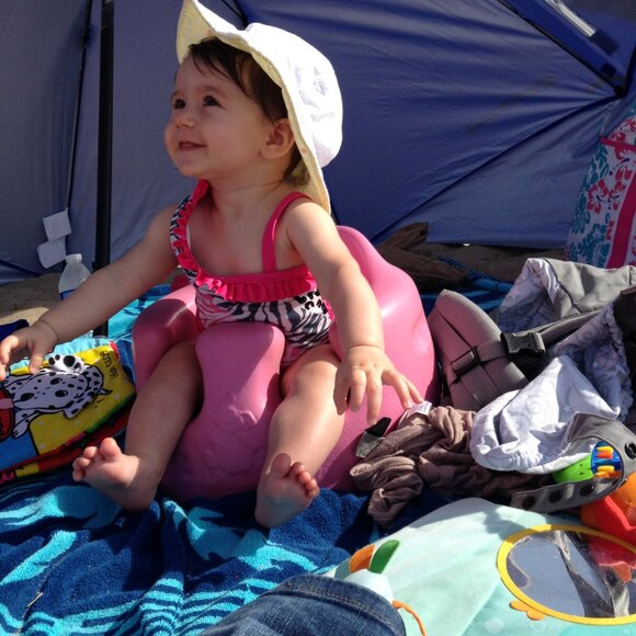 LYNN - MEET YOUR POSHER - Picture 10 of 13